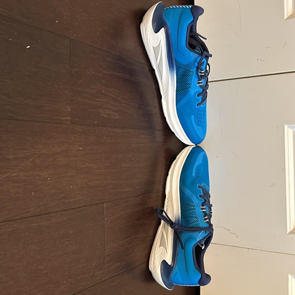 Men’s Altra Paradigm 7 size 10.5 in new condition, blue/white - Picture 4 of 5